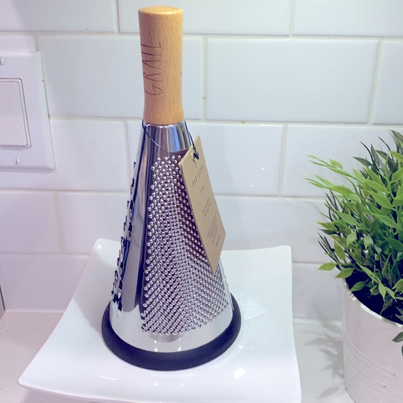 Rae Dunn cheese grater - Picture 2 of 4
